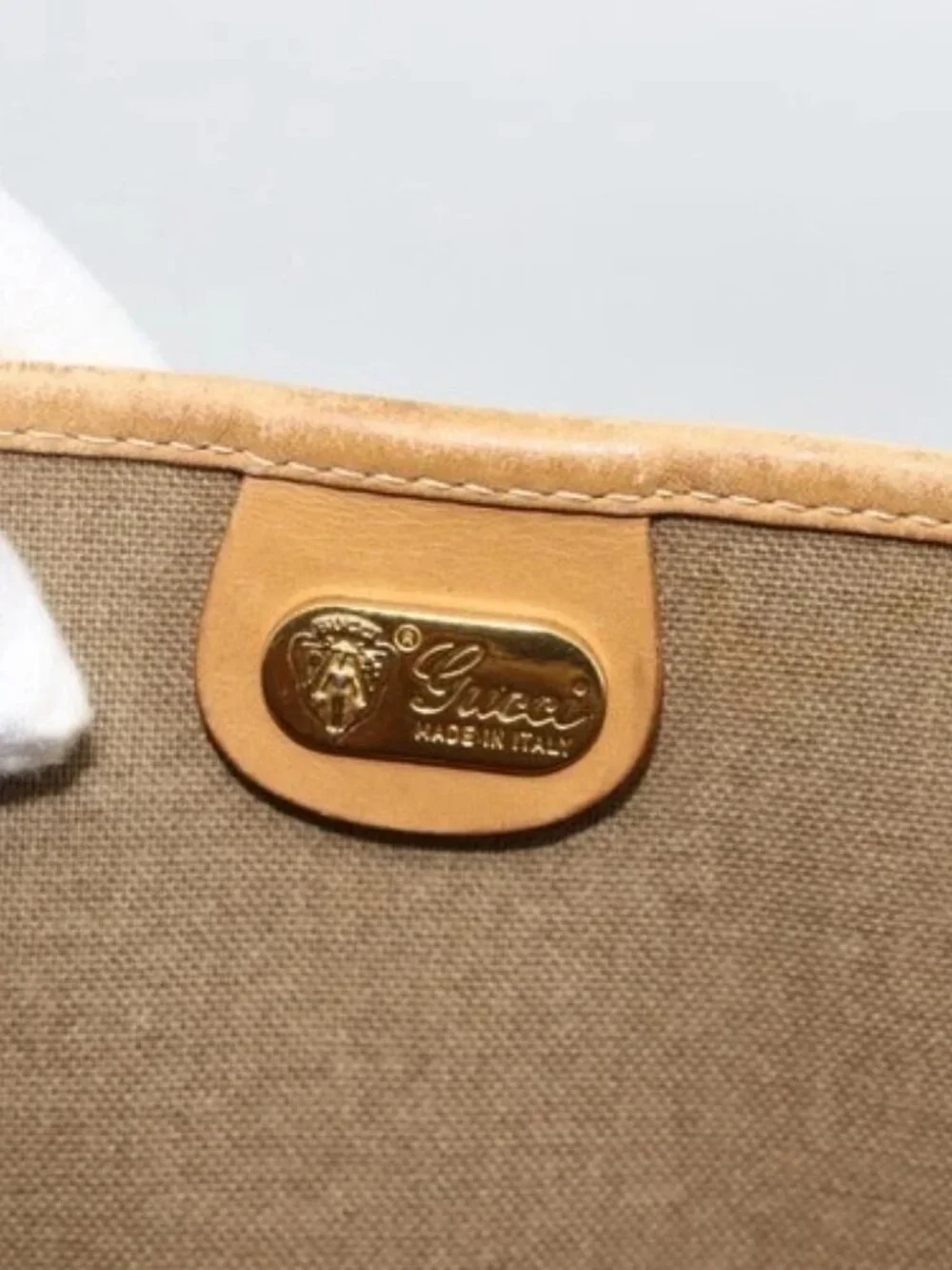 Gucci brand	gucci color	beige